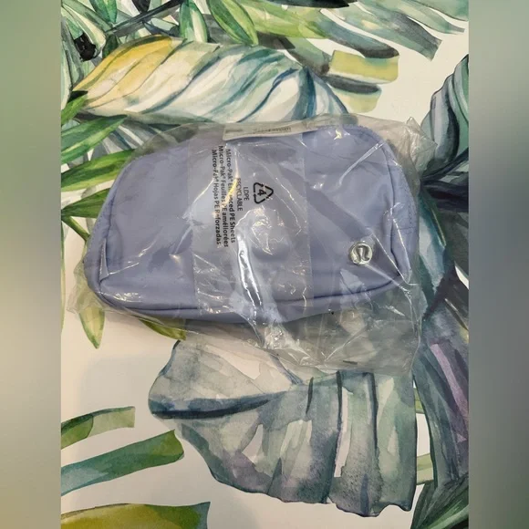 Lululemon Everywhere Belt Bag - Pastel Blue - NWT - Picture 6 of 11